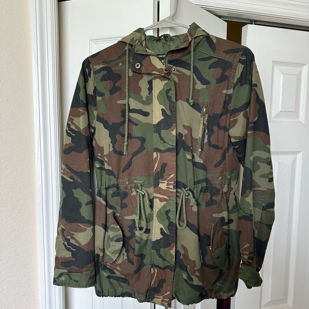 Forever 21 women’s army jacket size XS